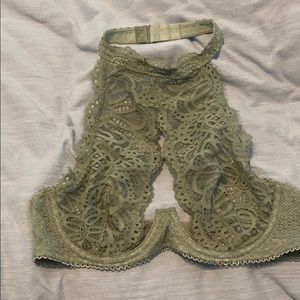 Victoria’s Secret bralette size  34C